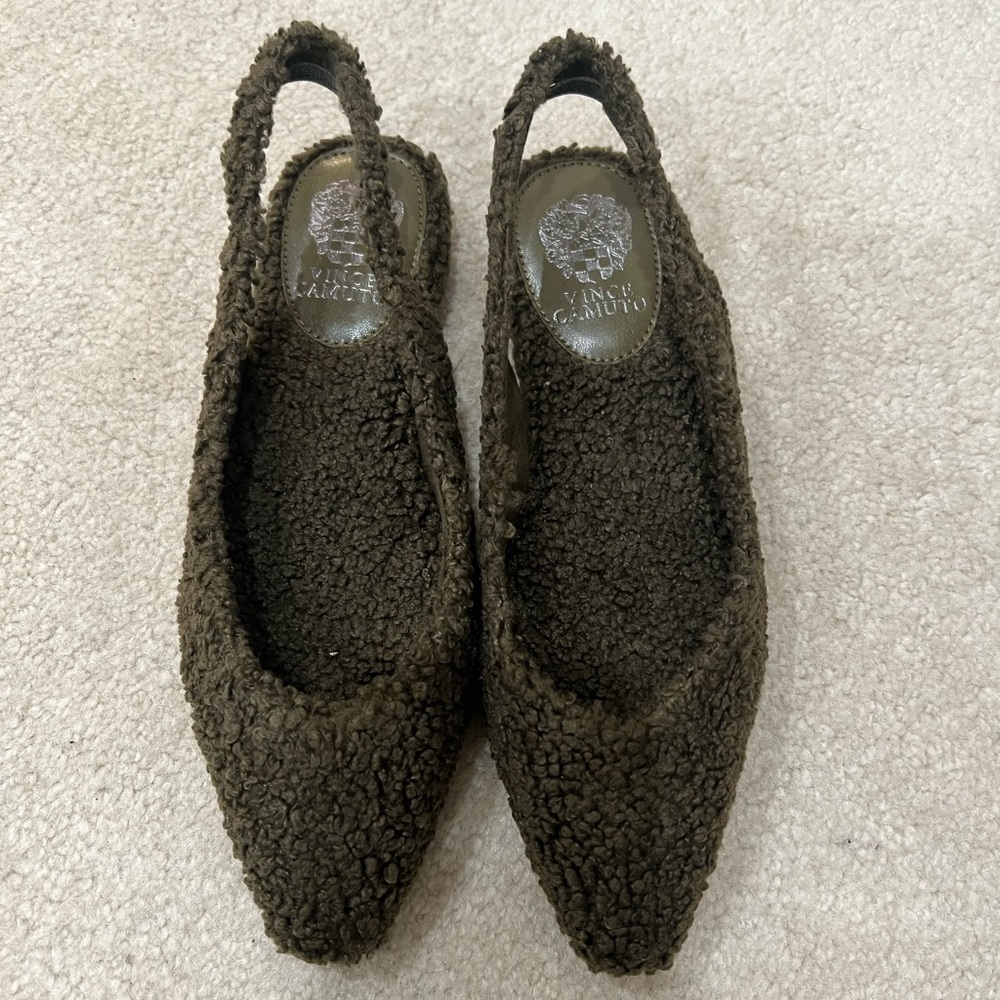 Vince Camuto Presnue Slide - NWT - Size 6